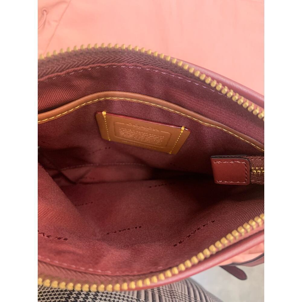Coach Badge Jacquard Knit Crossbody‎ in Wine - Picture 5 of 6
